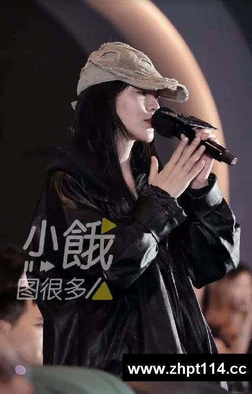 谢可寅来看张子枫新片，电影的震撼像台风